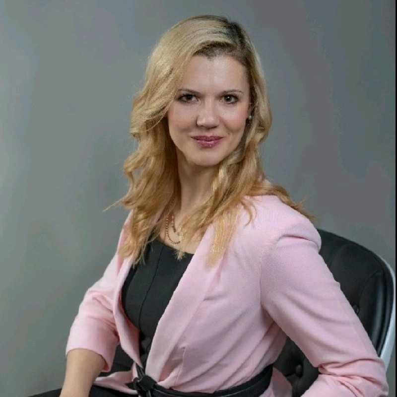 Nadeschda Brandt, Apothekerin & Betriebswirtin